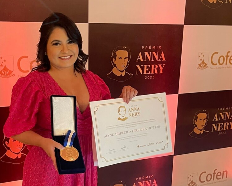 enfermeira-do-hugol-recebe-premio-anna-nery-maior-honraria-da-profissao-no-pais
